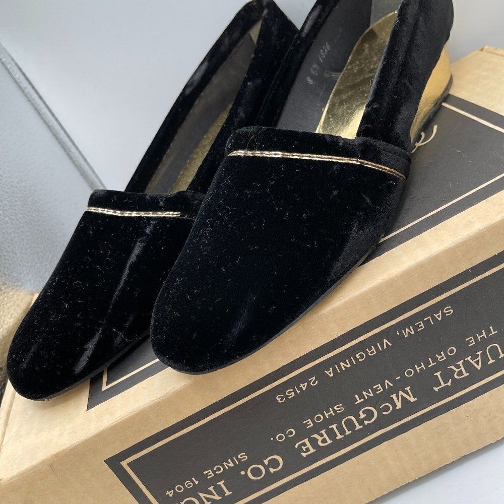 Vintage Stuart "Lady" McQuire Black Gold Velvet Bedroom Slippers 8.5